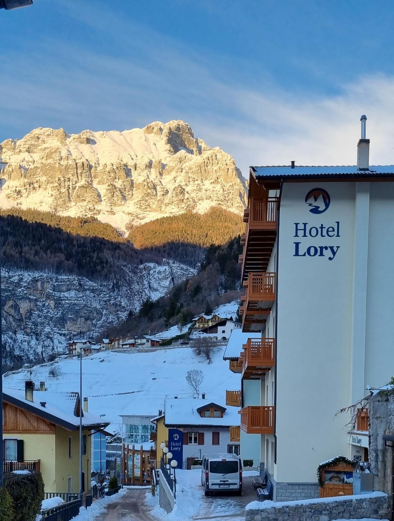 Lory Hotel 3*